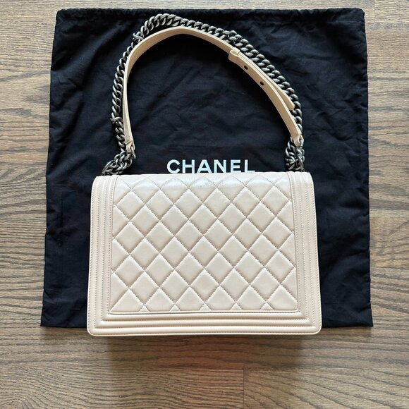 Chanel Boy Flap Bag Quilted Lambskin - Picture 11 of 15